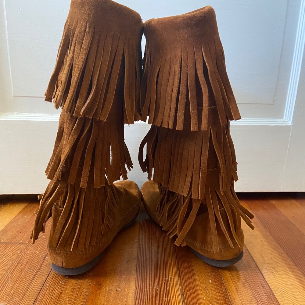 Minnetonka 3 Layer Fringe Suede Boots Size 8 - image 5